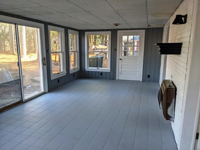 Building Photo - 2920 Berkley Dr