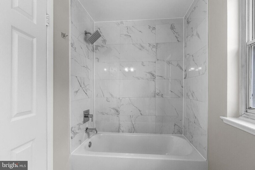 Building Photo - 614 Gibson Rd