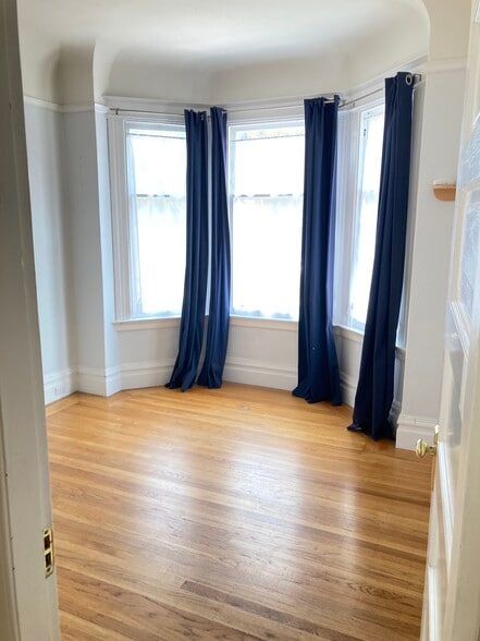 Building Photo - 924 Potrero Ave