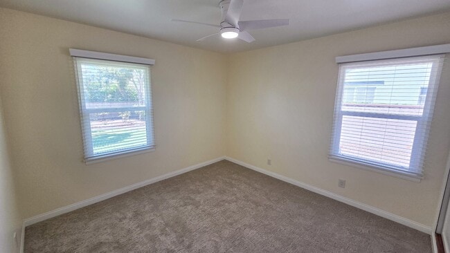 Building Photo - 2 Bed 1 Bath House By Michigan Park Available Now!