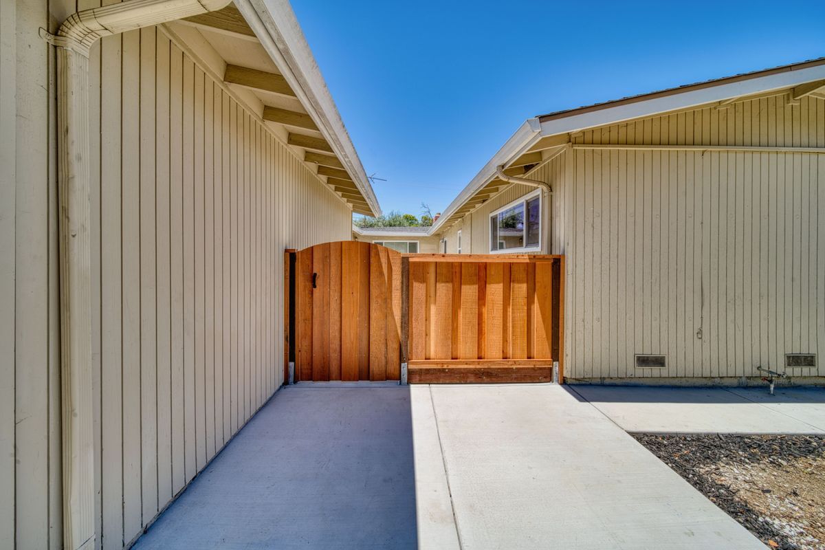 Building Photo - 877 Miller Ave