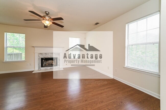 Building Photo - 1860 Neighborhood Walk