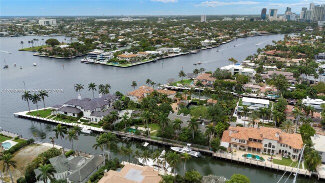 Building Photo - 700 Coral Way