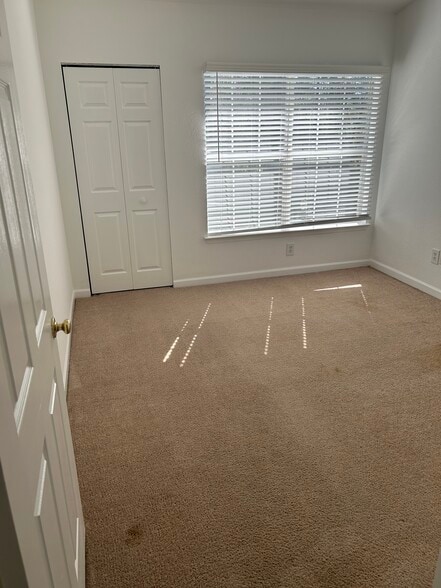 Building Photo - 897 Fording Island Rd