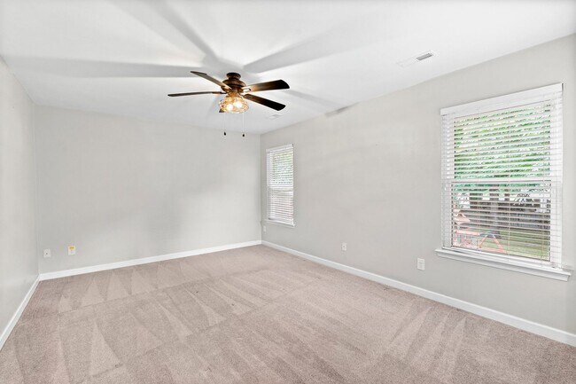 Building Photo - 4BR/2.5BA Home in Hickory School District ...