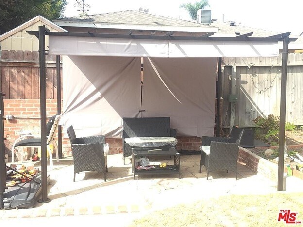 Building Photo - 8719 Yorktown Ave