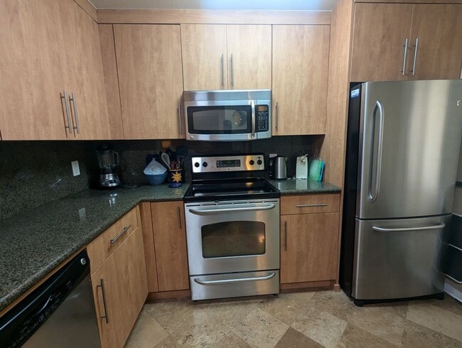 Building Photo - Fully furnished 1 bedroom condo and office...