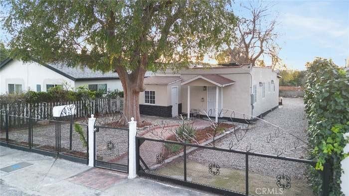 Building Photo - 10607 Whitegate Ave