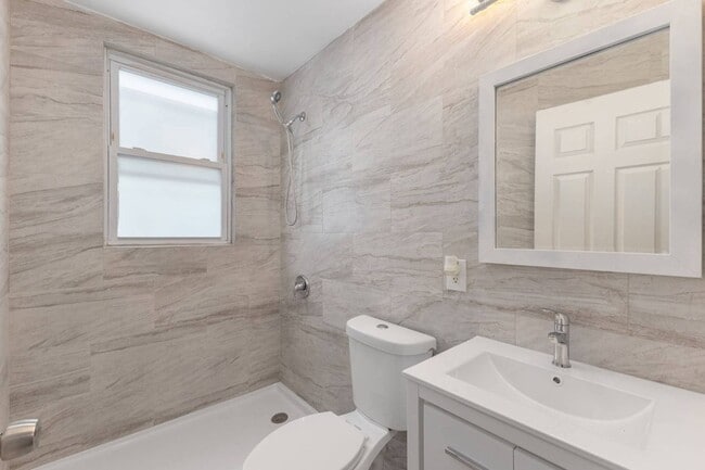 Building Photo - 2210 15th St