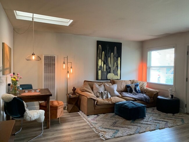 Building Photo - Charming 2Bd/1Ba Pleasure Point Cottage – Steps from the Ocean