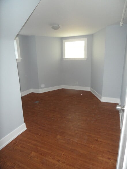 Building Photo - 3759 N Plainfield Ave