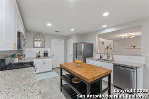 Building Photo - 11850 Burnet St