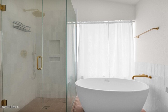 Building Photo - 3941 E Monona Dr