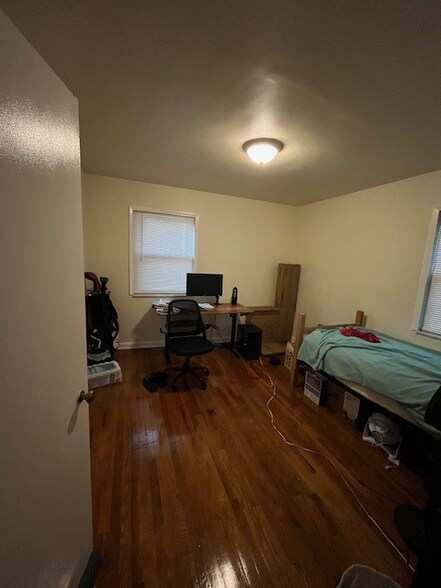 Building Photo - 9 Unger Ln