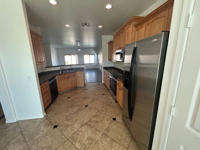 Building Photo - 16024 W Gelding Dr