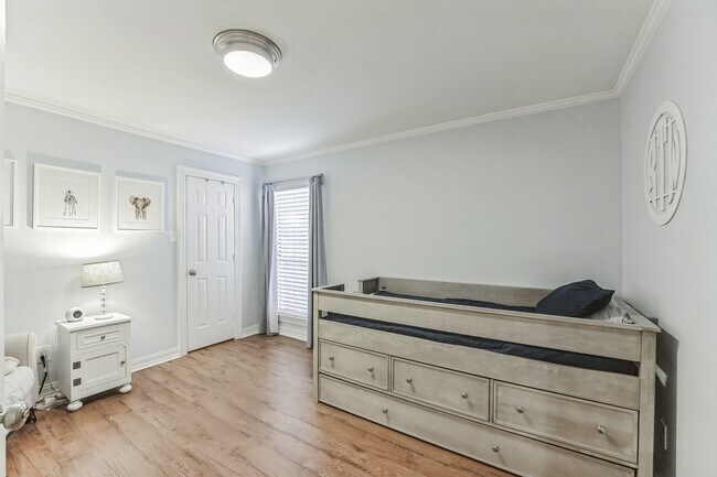 Building Photo - 3444 Normandy Ave