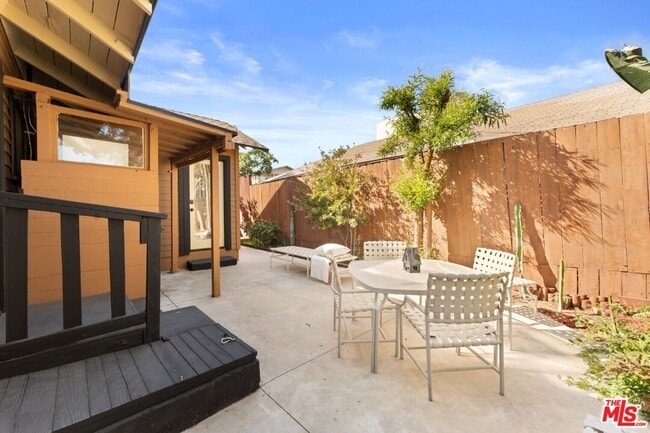 Building Photo - 2217 Marathon St