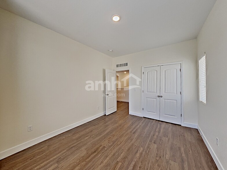 Building Photo - 4735 Crestone Peak St