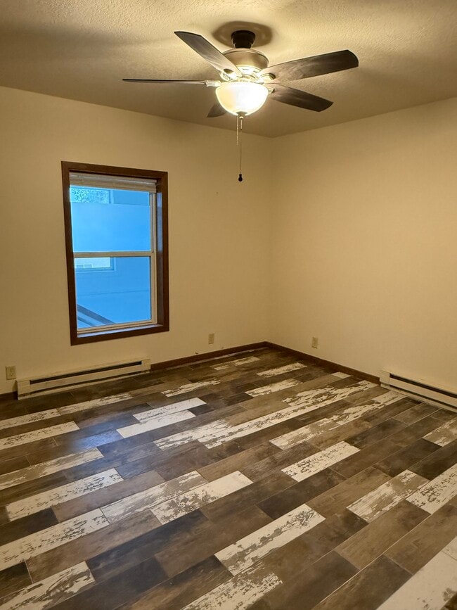 Building Photo - 619 Rose St