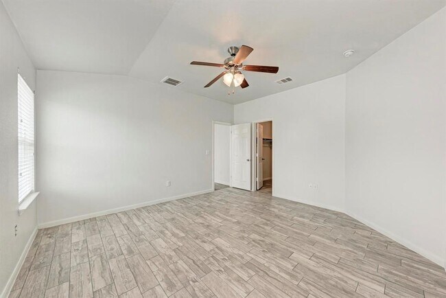 Building Photo - 233 Wallops