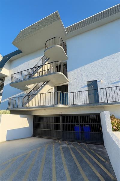Building Photo - 4013 N Ocean Dr