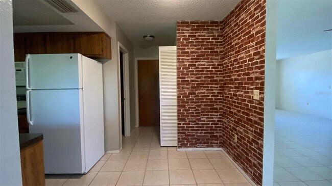 Building Photo - 7846 Royal Hart Dr