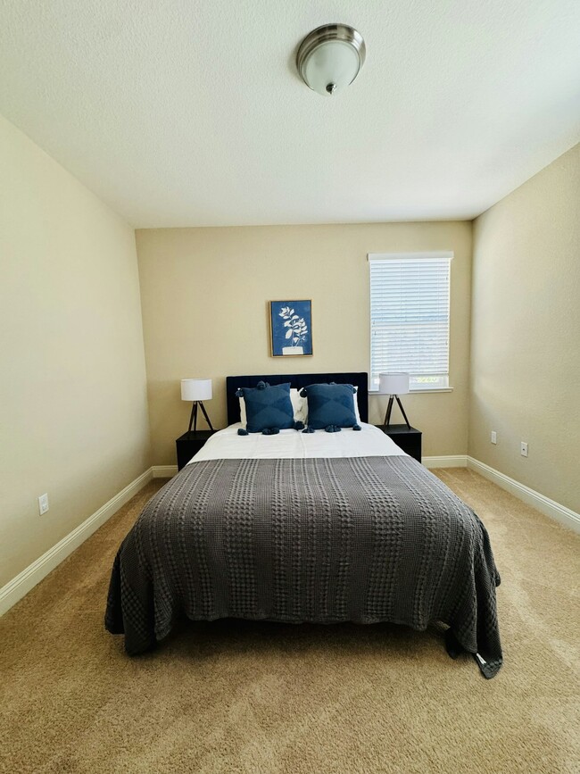 Building Photo - 5018 Osborne Cir
