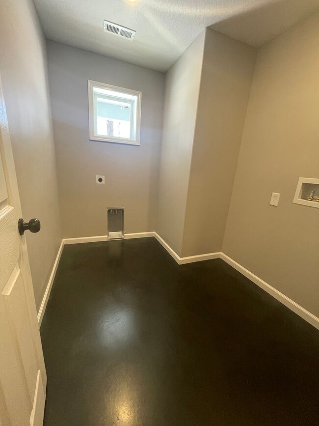 Building Photo - New Construction! Move In Ready! 3 bedroom...