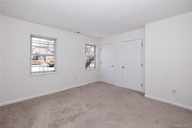 Building Photo - 41 S Moger Ave