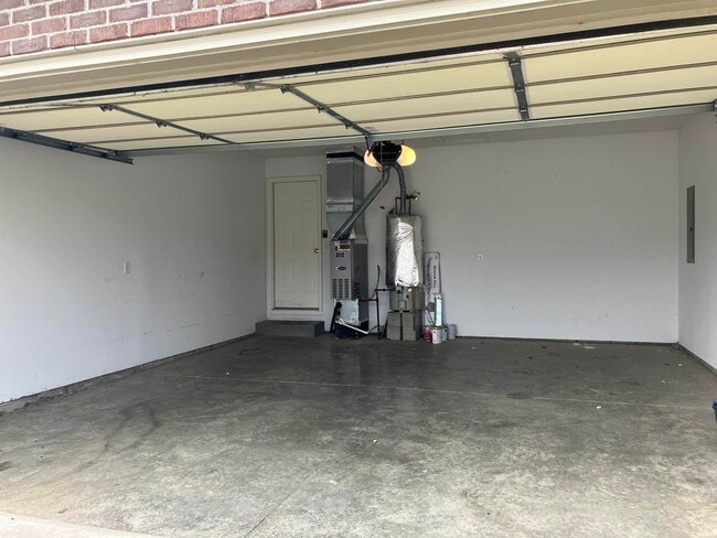 Building Photo - 10655 Tecumseh Dr