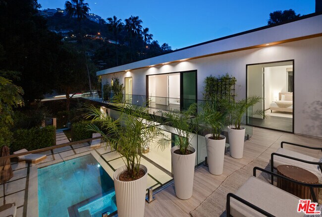 Building Photo - 1884 Laurel Canyon Rd