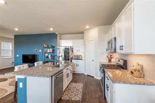 Building Photo - 205 Strand Ln