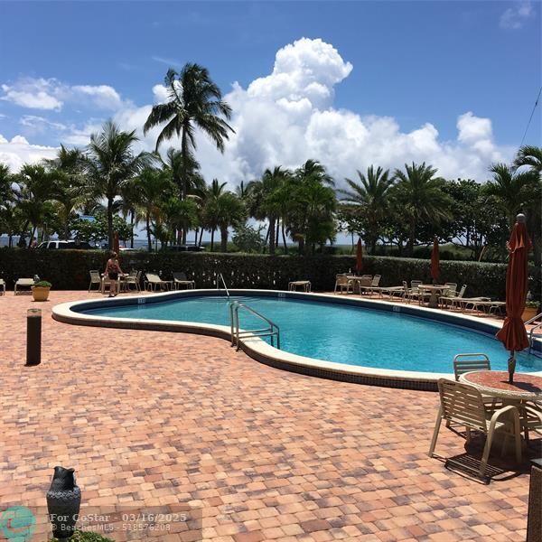 Building Photo - 305 N Pompano Beach Blvd