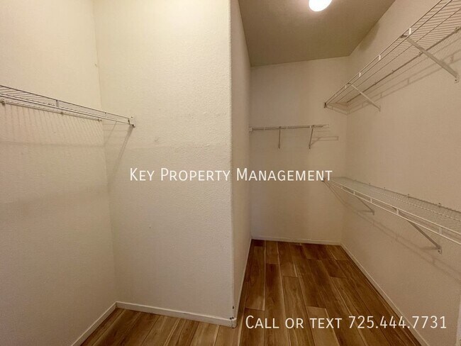 Building Photo - 6160 Rumrill St