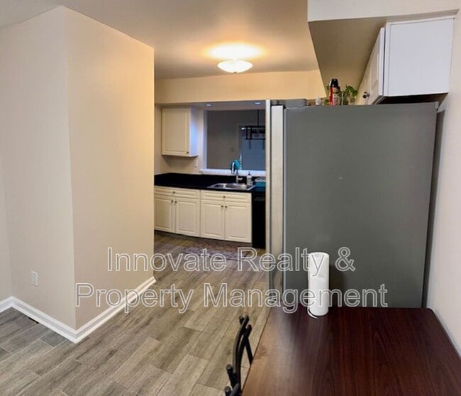 Building Photo - 584 Mount Vernon Cir