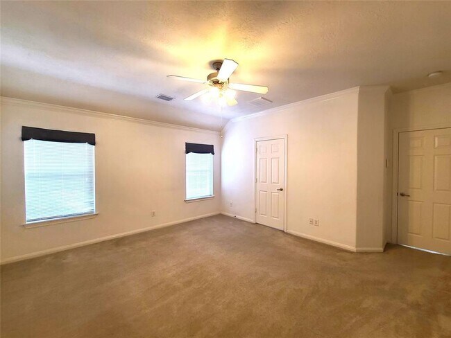 Building Photo - 119 Benedict Canyon Loop
