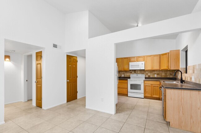 Building Photo - Incredible home with lovely patio perfect for you! Check it out today!