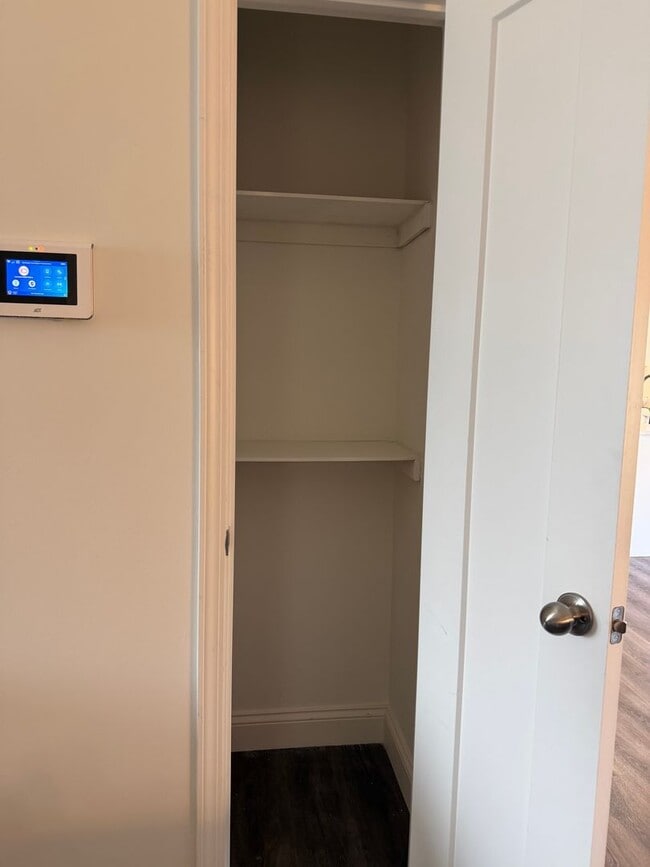 Building Photo - 1204 Yeats Ct