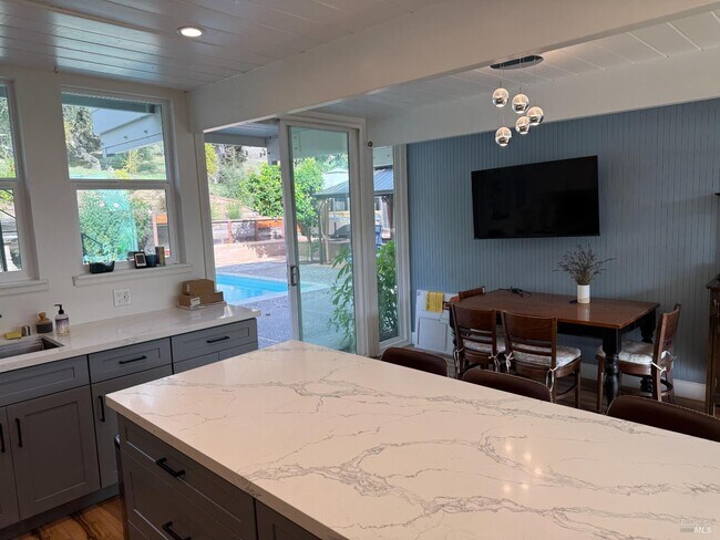 Building Photo - 840 Idylberry Rd