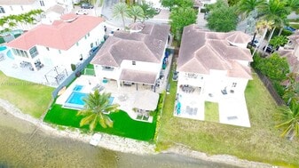Building Photo - 7031 NW 113th Ct