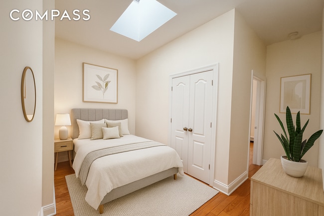 Building Photo - 37-15 Broadway