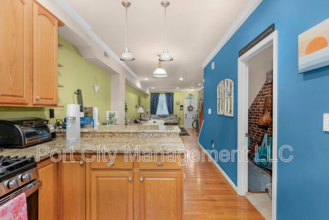 Building Photo - 22 N Potomac St