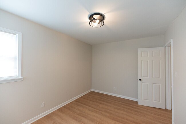 Building Photo - Updated 3 Bed 2 Bath Home in Greensboro