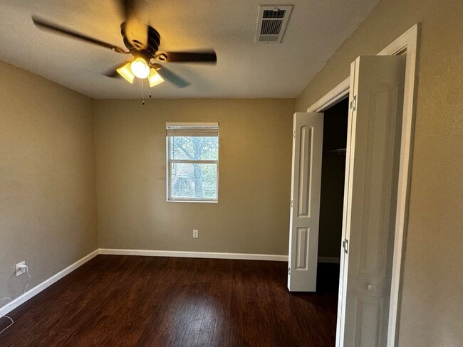 Building Photo - BUENA VISTA