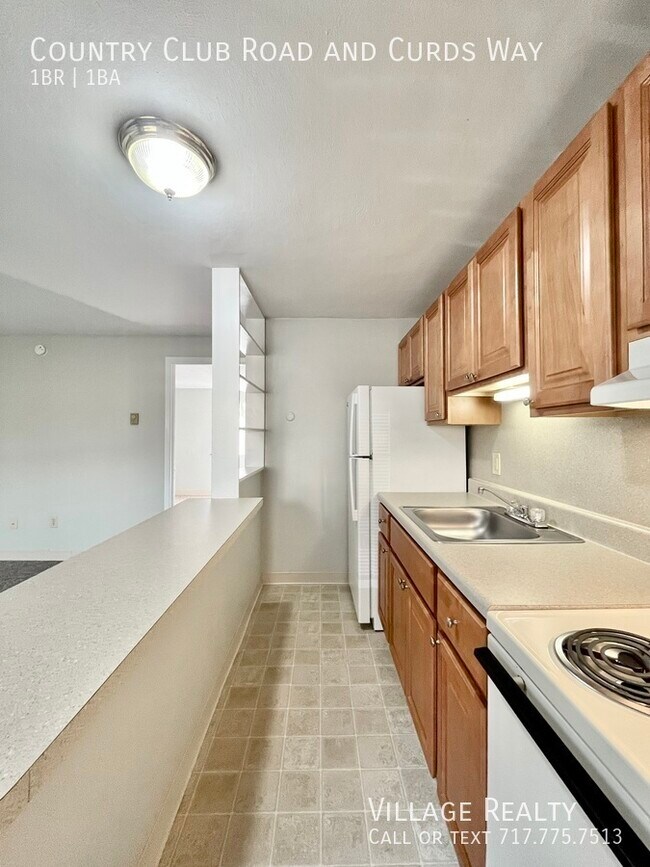 Building Photo - 671 Country Club Rd