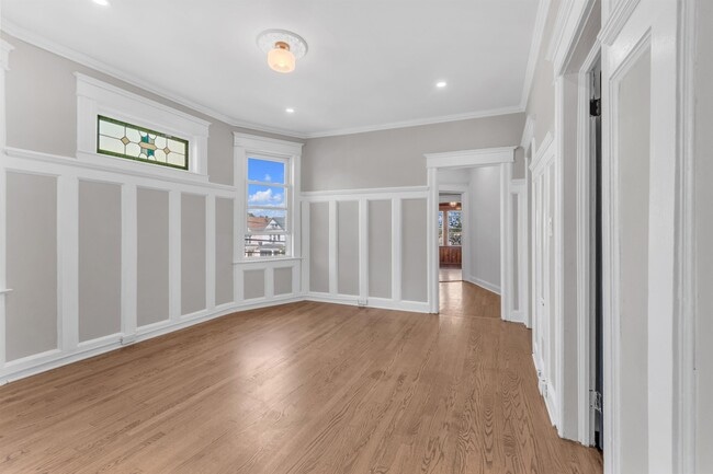 Building Photo - 1121 Avenue C
