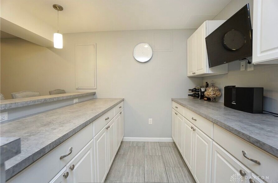 Building Photo - 5926 Deerfield Village Dr