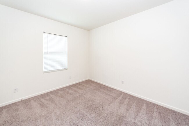 Building Photo - 713 Pisces Ln