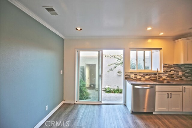 Building Photo - 27940 Ridgecove Ct N