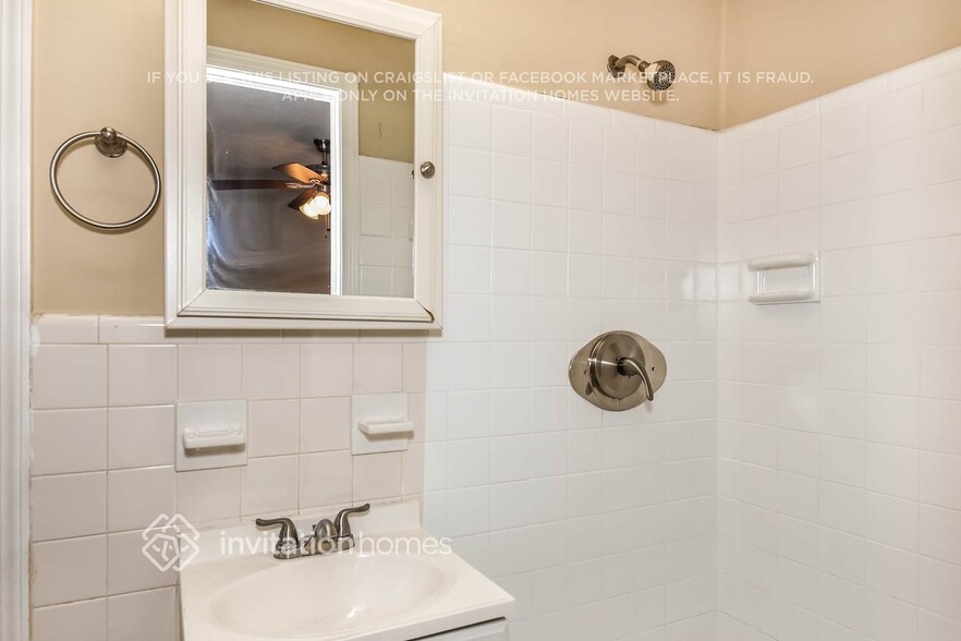 Building Photo - 2279 Eastwood Dr SW